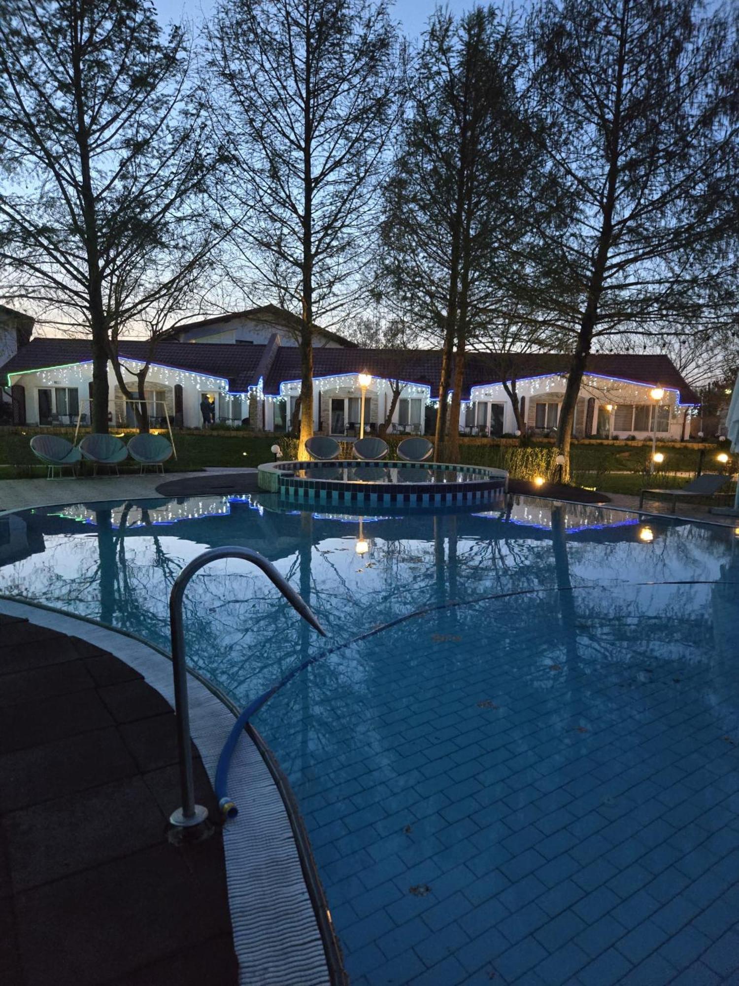 Steaua Apelor Family Resort Nufaru 外观 照片